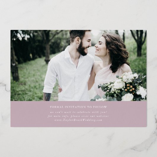 Eleganter Charm Rosa Rose Golden Foil Save the Dat Folieneinladung (Rückseite)