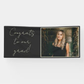Eleganter Chic Black Foto Glückwunsch zu Our Grad Banner (Horizontal)