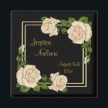 Eleganter Chic Corner Ivory Rose Bouquets Wedding Magnet<br><div class="desc">Schönes Design für frisch gezapfte. Eleganter, glamouröser und ausgeklügelter personalisierter Hochzeitsmagnet mit einer hübschen romantischen Eckbukett-Ausstellung von Elfenbein-Rose und Grünpflanzen, mit einem hübsch glänzenden, goldfarbenen Doppelrahmen, alle auf schwarzem Hintergrund bedruckt. Das sind wunderschön gestaltete Magnete für Hochzeitsfeiern mit niedlichen, stilvollen, mädchenhaften Blume in Elfenbeinfarben. Perfektes Zubehör für Ihren besonderen Tag....</div>