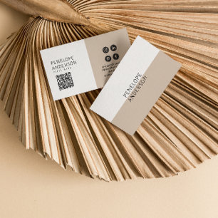 Eleganter Cocoa Cream Minimalistisch QR Code Moder Visitenkarte