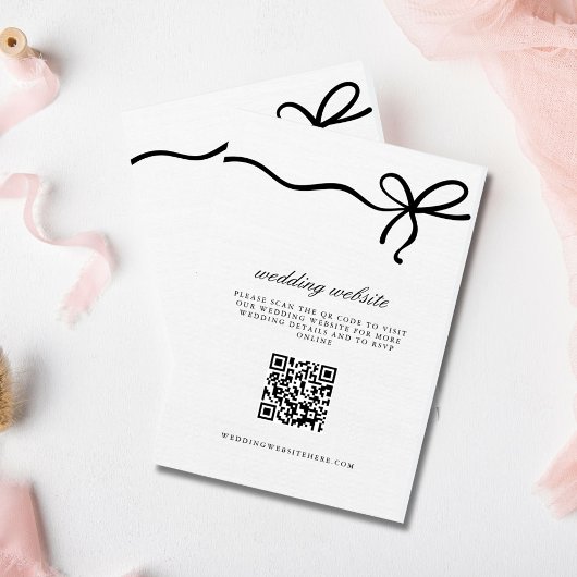 Eleganter Coquette Bow Wedding Details QR Code Begleitkarte