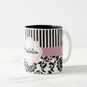 Eleganter Damast und Streifen monogramed Zweifarbige Tasse (VorderseiteRechts)