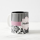 Eleganter Damast und Streifen monogramed Zweifarbige Tasse (Vorderseite Links)