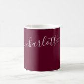 Eleganter dunkler Burgunder-Farbname personalisier Kaffeetasse (Mittel)