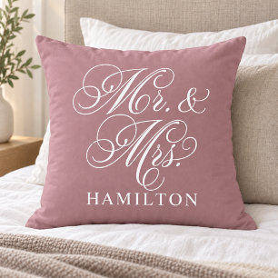Eleganter Dustrose Mr und Mrs Hochzeit Kissen