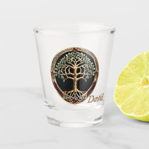 Eleganter edler Lebensbaum mit keltischem Knoten. Schnapsglas