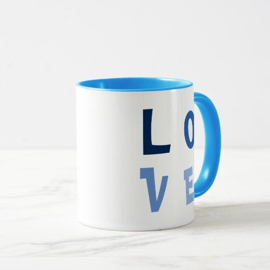 Eleganter, einfacher LIEBE-Platz in Blauer Typogra Tasse (VorderseiteRechts)