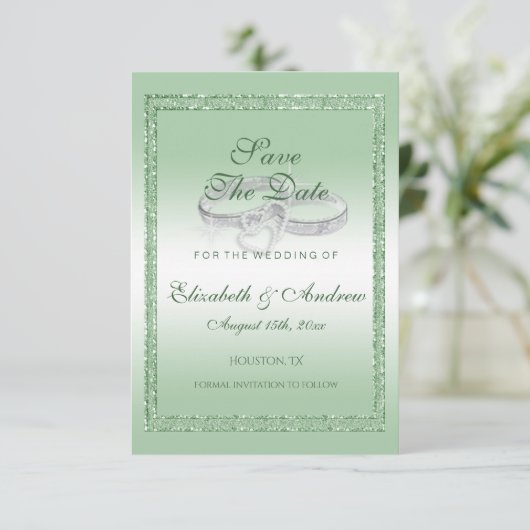 Eleganter Emerald Glitzer & Silver Wedding Rings Save The Date (Stehend Vorderseite)