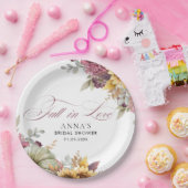 Eleganter Fall in Liebe Brautparty Pappteller (Party)