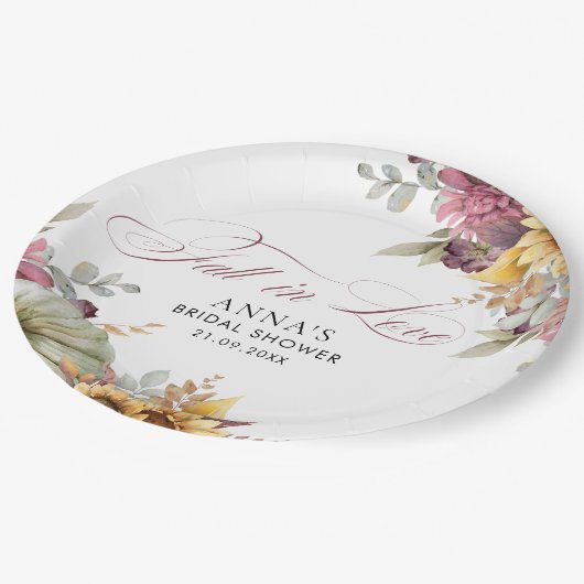 Eleganter Fall in Liebe Brautparty Pappteller (Schrägansicht)