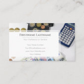 Eleganter Finanzexperte mit weißem Euro-Geld Visitenkarte (Rückseite)