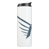 Eleganter Flügel Buchstabe M Monogramm Thermosbecher (Nach links gedreht)