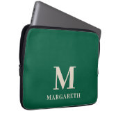 Eleganter Forest Green Monogram Laptop Sleeve (Vorne Rechts)
