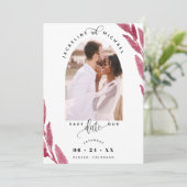 Eleganter Foto Arch und Berry Blätter Wedding Save The Date (Stehend Vorderseite)