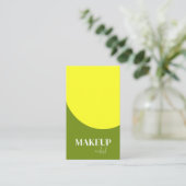 Eleganter Gelber und Grüner QR Code Makeup Artist Visitenkarte (Stehend Vorderseite)