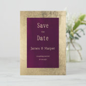 Eleganter geometrischer Goldburgund Save the Date Einladung (Stehend Vorderseite)