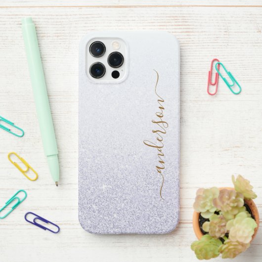 Eleganter Glitzer mit Monogramm Name iPhone Hülle (Auf dem Schreibtisch)