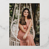 Eleganter Gold Black Script Overlay Foto Abschluss Folieneinladung (Rückseite)