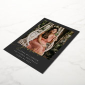 Eleganter Gold Black Script Overlay Foto Abschluss Folieneinladung (Gedreht)