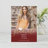 Eleganter Gold Dark Red Foto Abschluss Einladung (Stehend Vorderseite)