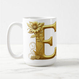 Eleganter goldener Buchstabe E mit floralem Design Kaffeetasse