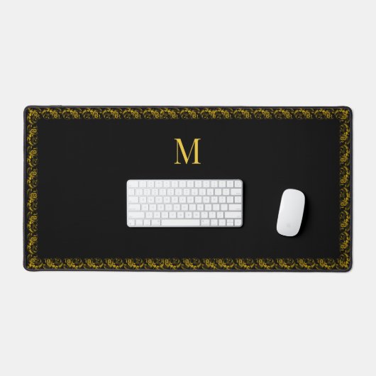Eleganter Goldrahmen und Monogramm auf schwarz Schreibtischunterlage (Tastatur & Maus)