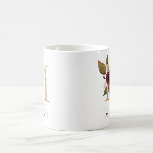 Eleganter Goldschmied und Blush-Blume Letter M Kaffeetasse (Mittel)