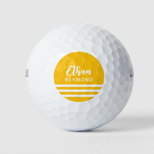 Eleganter Golfer Name mit 3 Streifen auf Gelb Golfball (Vorderseite)