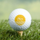 Eleganter Golfer Name mit 3 Streifen auf Gelb Golfball (Insitu T-Shirt)