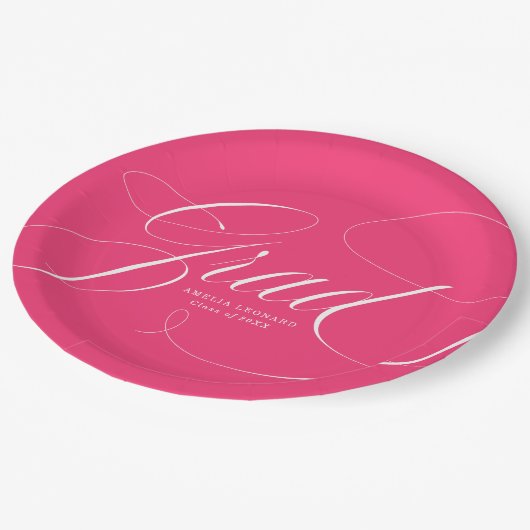 Eleganter Grad Kalligrafie Hot Pink Abschluss Pappteller (Schrägansicht)