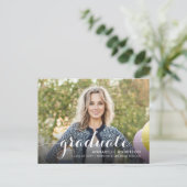 Eleganter Graduate Girly Script Foto Abschluss Ankündigungspostkarte (Stehend Vorderseite)