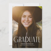 Eleganter Graduate Typografy Foto Abschluss Einladung (Vorderseite)