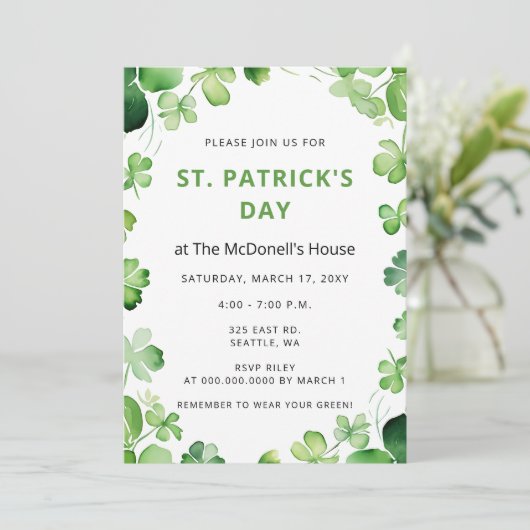 Eleganter Green Clover Kleeblatt St Patricks Day Einladung (Stehend Vorderseite)