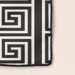 Eleganter griechischer Tastendruck, schwarz-weiß g Schal<br><div class="desc">Eleganter griechischer Key Mander schwarz & weiß Druck langen Chiffon Scarf für Nacken, Haar oder Kopf. Maßgeschneiderte, dünne transparente Schals mit stilvollem Muster. Erhältlich in verschiedenen Größen, Farben und Formen. lang oder viereckig geformt. Fügen Sie optional Ihren eigenen Namen, Ihr Monogramm oder Ihren eigenen Text hinzu. Erstelle ein einzigartiges Geburtstagsgeschenk...</div>