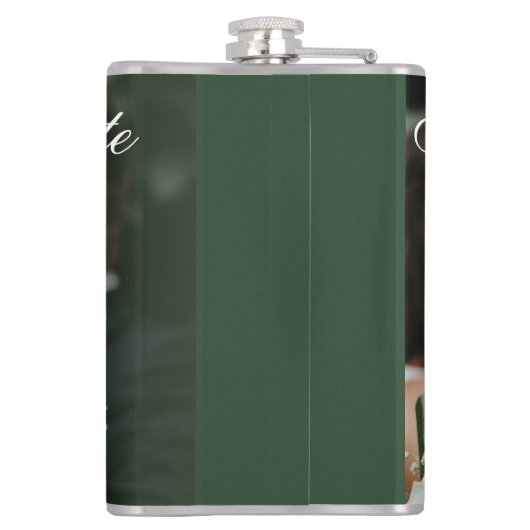 Eleganter grüner Kuss Save the Date Flachmann (Rückseite)