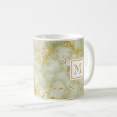 Eleganter, grüner Marmor Monogram Imitate Gold Gli Kaffeetasse (VorderseiteRechts)