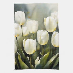 Eleganter Haufen von White Tulips in einem Serenen Geschirrtuch