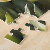 Eleganter Haufen von White Tulips in einem Serenen Puzzle (Seite)