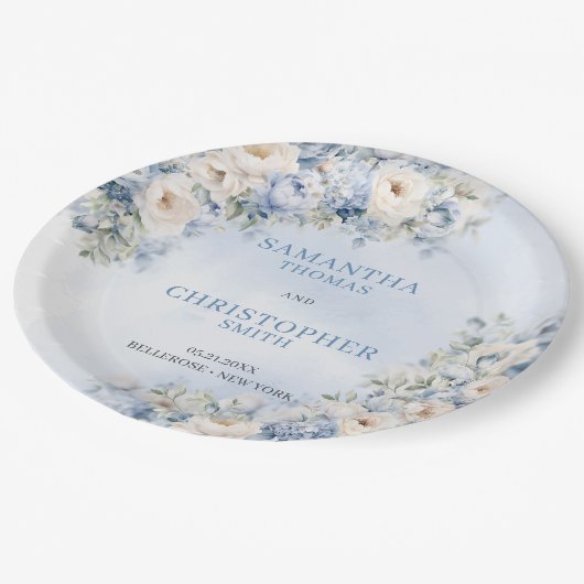 Eleganter heller Eukalyptus in Blau und Weiß Pappteller (Schrägansicht)