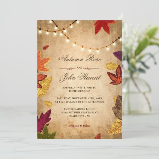 Eleganter Herbst hinterlässt rustikale Hochzeit im Einladung (Stehend Vorderseite)