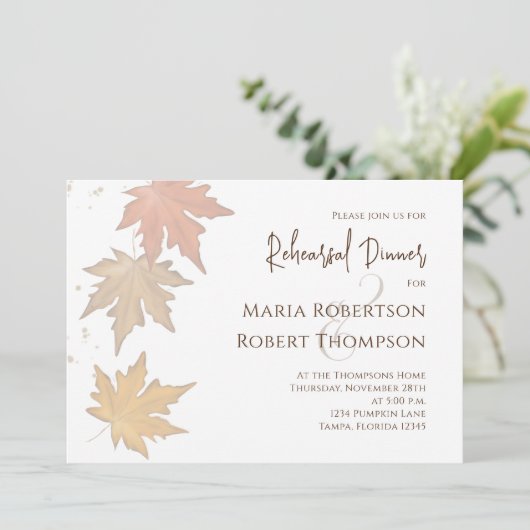 Eleganter Herbstleaves Fall Greenery QR Code Einladung (Stehend Vorderseite)