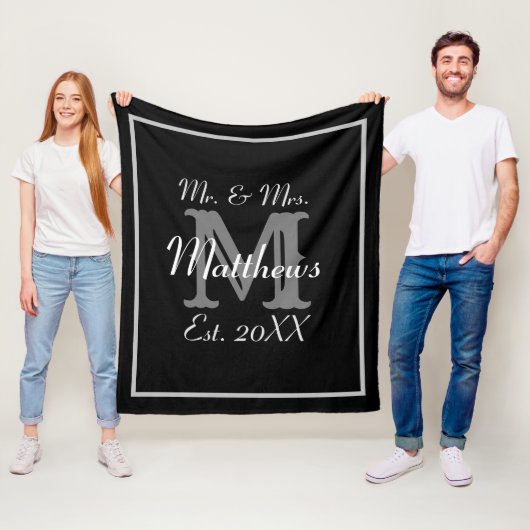 Eleganter Herr und Frau Name Black and White Weddi Fleecedecke (Beispiel)