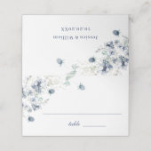 Eleganter Hochzeitstisch aus blauem Winter Foliage Platzkarte (Außenseite Aufgefaltet)