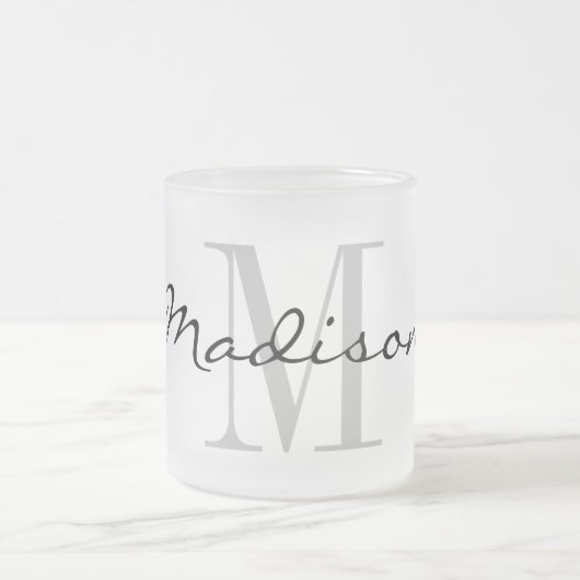 Eleganter individuelle Name Monogramm mattierter G Mattglastasse (Mittel)