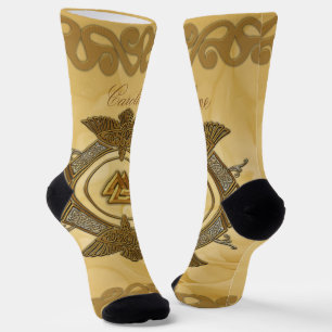 Eleganter keltischer Knoten in goldenen Farben. Socken