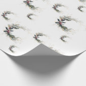 Eleganter Kiefer und Holly Kranz mit Goldakzenten Geschenkpapier (Ecke)