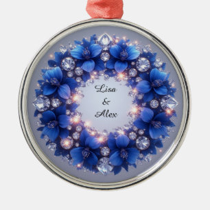 Eleganter Kranz verziert mit blauen Blumen Ornament Aus Metall