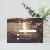 Eleganter Lake Sunset Wedding RSVP (Stehend Vorderseite)