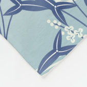 Eleganter Light Blue Japanischer Blumengarten Fleecedecke (Ecke)