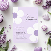 Eleganter Lila Daisy Spring Geburtstag Einladung